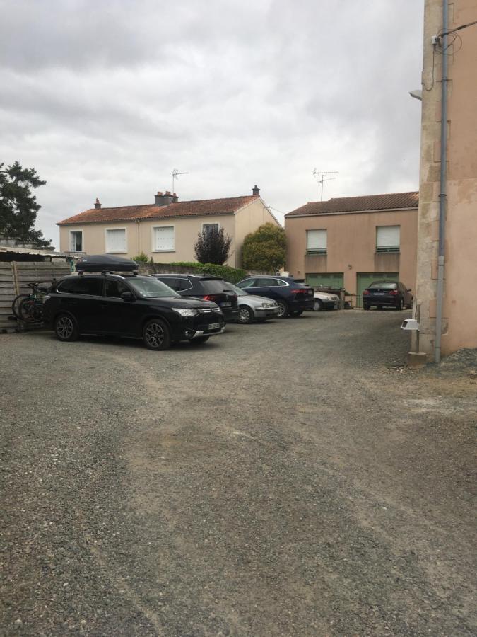 Hotel Au Chabichou à Niort Extérieur photo