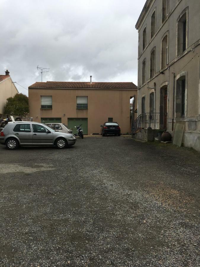 Hotel Au Chabichou à Niort Extérieur photo